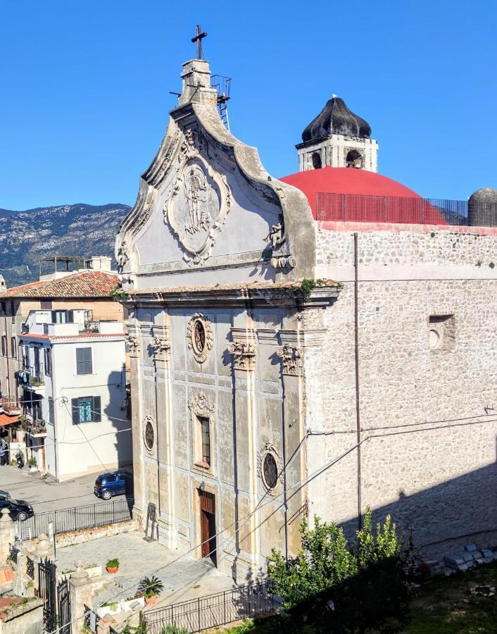 La Casetta Nelle Mura Terracina Dış mekan fotoğraf