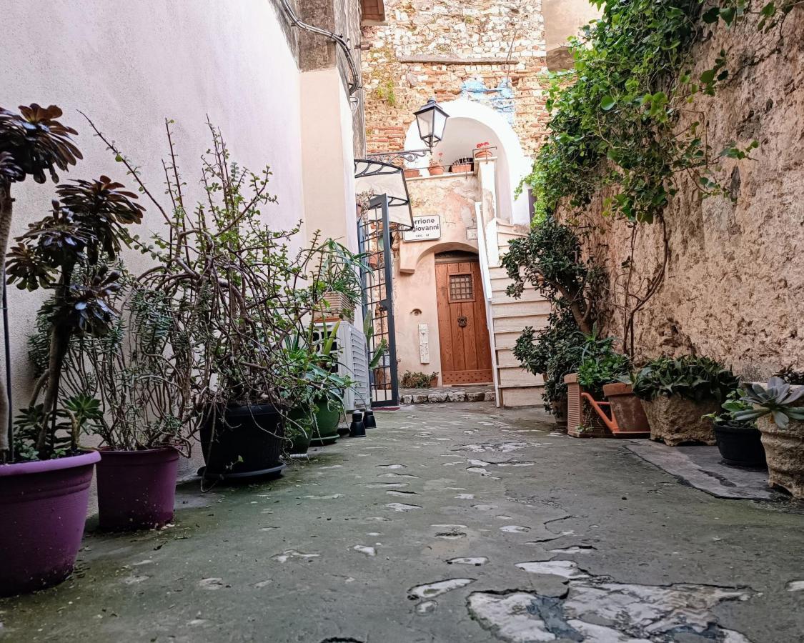 La Casetta Nelle Mura Terracina Dış mekan fotoğraf